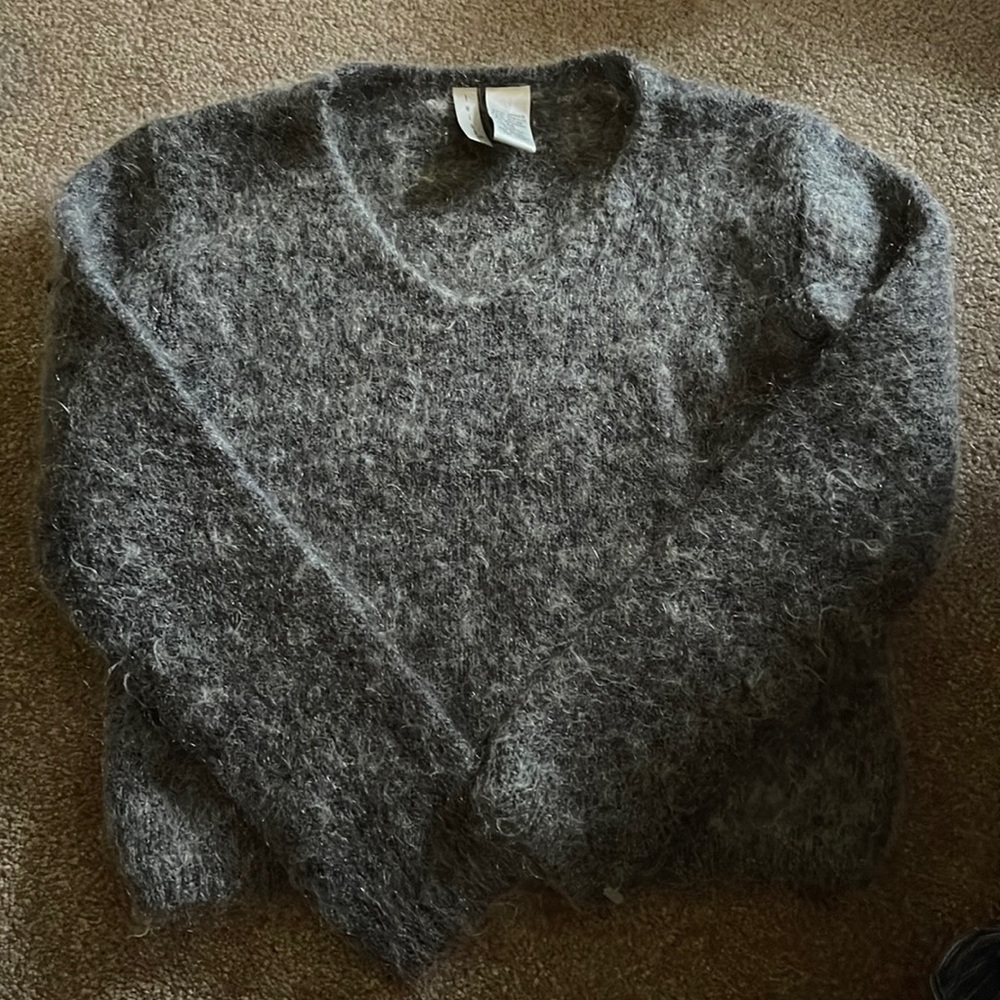 47% Mohair 47% Acrylic, Grey Sweater! Very stylish, and can be paired easily!